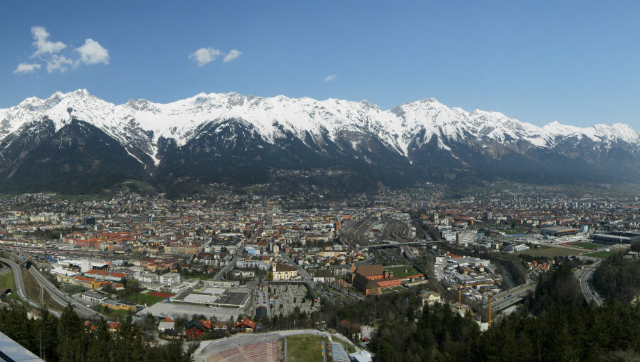 https://commons.wikimedia.org/wiki/File:Innsbruck_Panorama_Nordkette_1.jpg