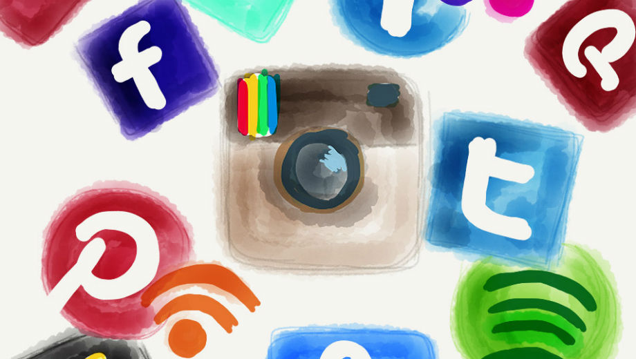 Apps (CC BY-SA 2.0 by Tanja Cappell/https://www.flickr.com/photos/frauhoelle/8464661409)