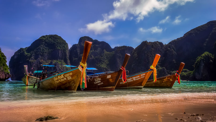 Thailand Beach (Public Domain Mark 1.0 by Maher Najm/https://www.flickr.com/photos/mahernajm/20788071844)