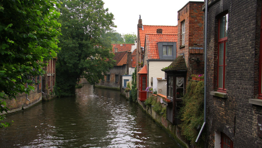 Belgium (CC BY 2.0 by maureen/https://www.flickr.com/photos/minniemouseaunt/6310334688/in/photolist-opJsah-w2cWzS-EQ63dP-71ecUV-aBC7DW-d9d4vQ-LKg8QA-dcKnuJ-AyjZ8-CMM9k8-rmuezt-pxWpzm-jYZzdd-fz3ypS-wsJuWR-xLvJ6G-qBBSzN-vBmubL-oq7r6Q-e6nAXf-dSuVXj-hDgHf8-vTYctX-BPQjDj-AyjZf)