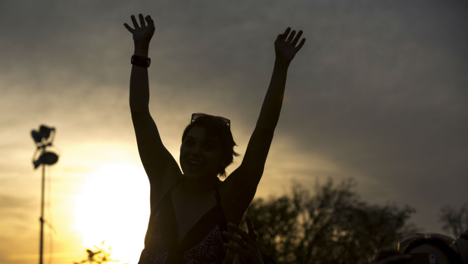 Global citizen (CC BY-SA 2.0 by Lorie Shaull/ https://www.flickr.com/photos/number7cloud/16986653537)