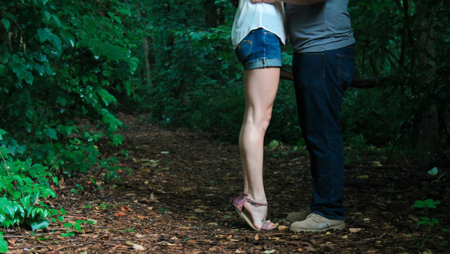 Liebe (CC BY 2.0 by Hamza Butt/https://www.flickr.com/photos/149902454@N08/35585740985)