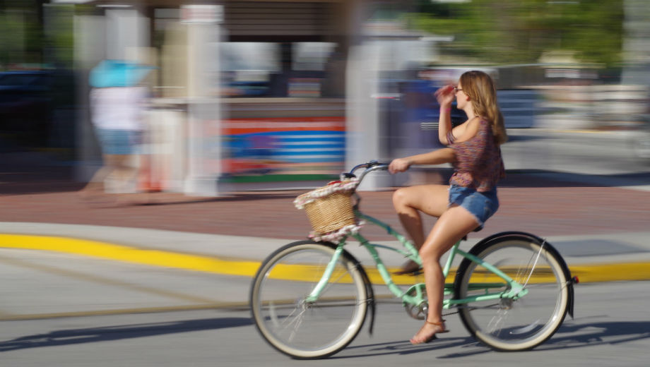 Moving (CC BY 2.0 by Kelvin Flores/https://www.flickr.com/photos/kelvinfloresphotography/24012642641)