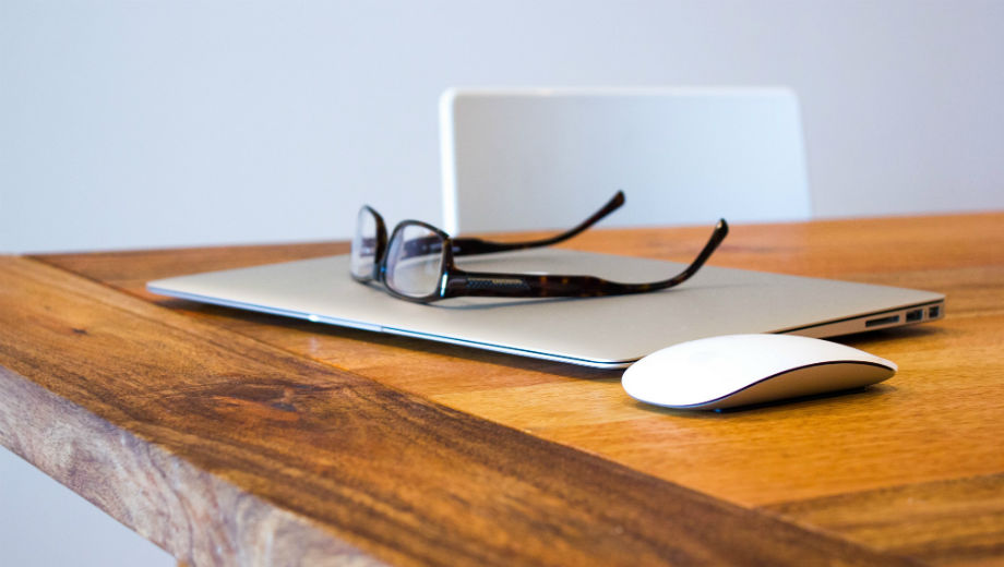 Office (CC BY 2.0 by ThoroughlyReviewed/https://www.flickr.com/photos/143842337@N03/32854482856)