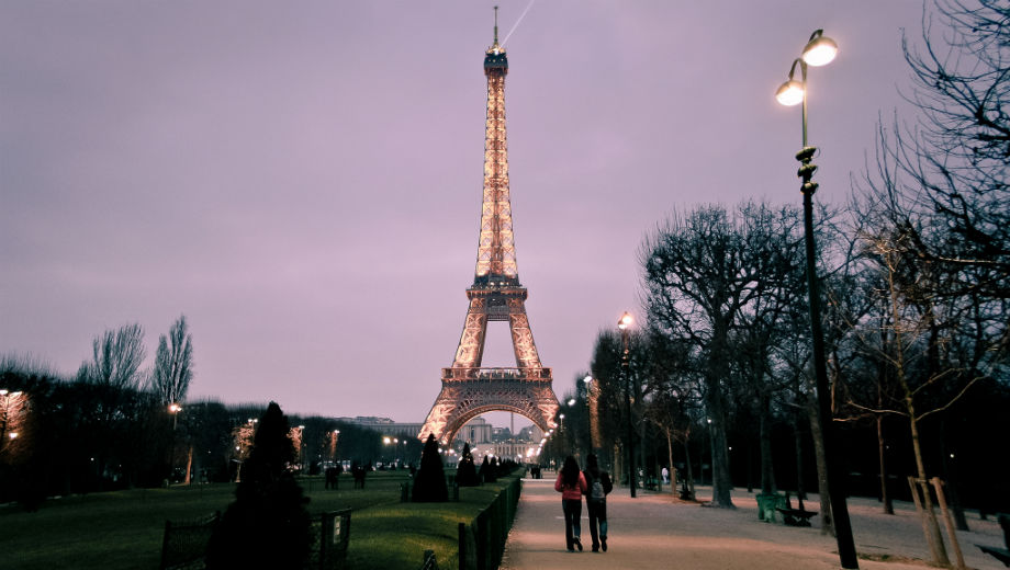 Paris (CC BY-SA 2.0 by Hernán Piñera/https://www.flickr.com/photos/hernanpc/8201360248)