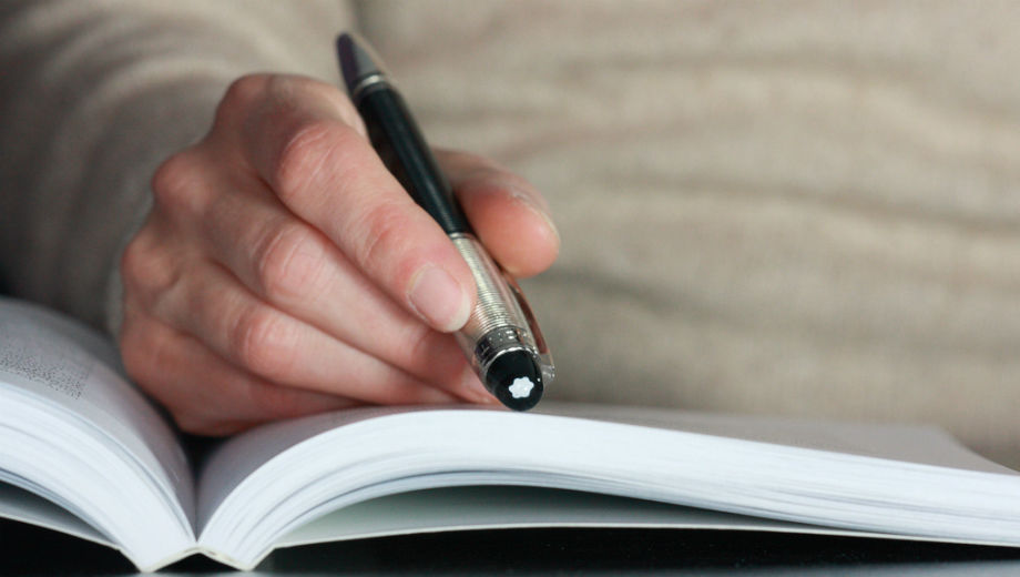 Read (CC BY 2.0 by Sebastien Wiertz/https://www.flickr.com/photos/wiertz/460409491)