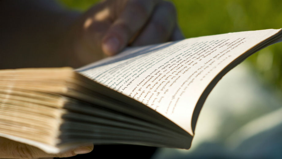 Reading (CC BY 2.0 by Sam Greenhalgh/https://www.flickr.com/photos/zapthedingbat/3591108120)