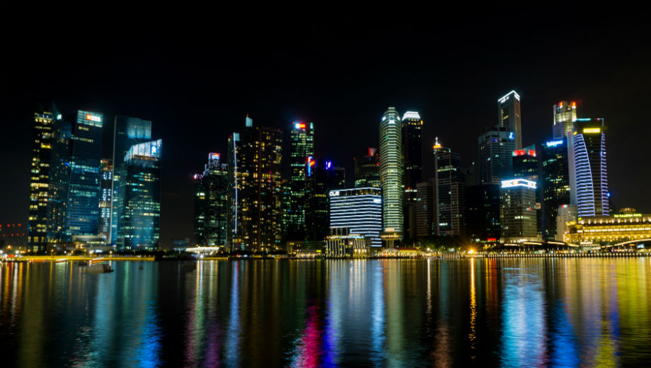 Singapur (CC BY 2.0 by tekgator/https://www.flickr.com/photos/tekgator/28294351320)