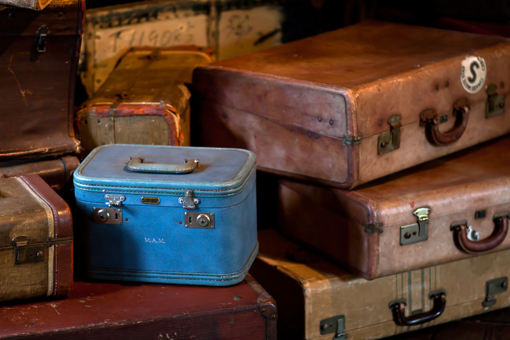 Suitcase (CC BY 2.0 by Drew Coffman/ https://www.flickr.com/photos/drewcoffman/4603358068)