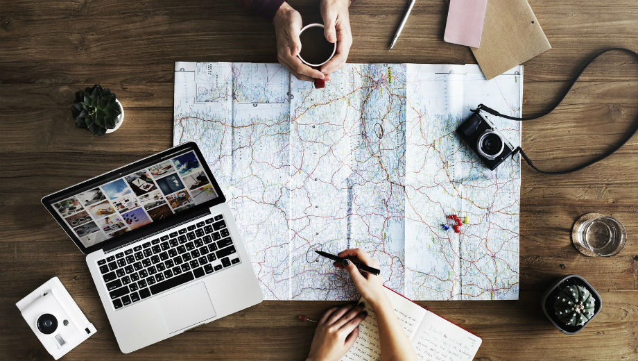 Travel (CC BY 2.0 by Hamza Butt/ https://www.flickr.com/photos/149902454@N08/34586738950)